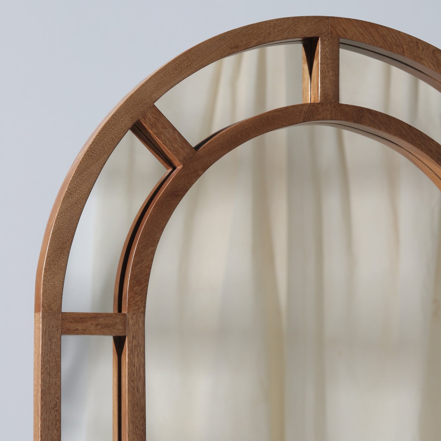 Espejo Ilmo en marco de madera