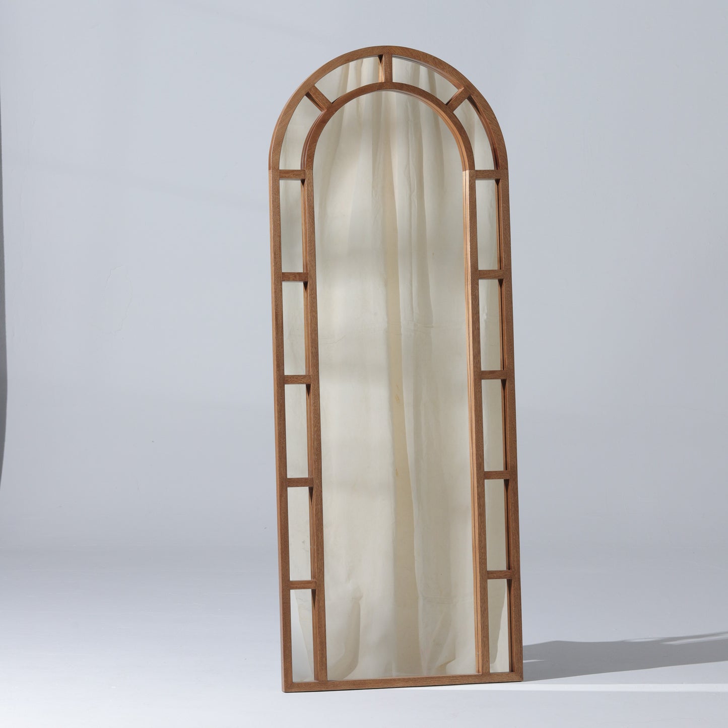 Espejo Ilmo en marco de madera