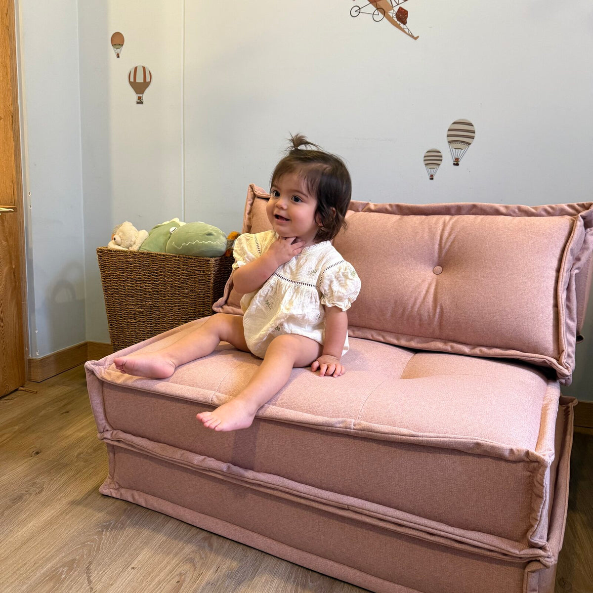 SOFACAMA KIDS ROSA en uso