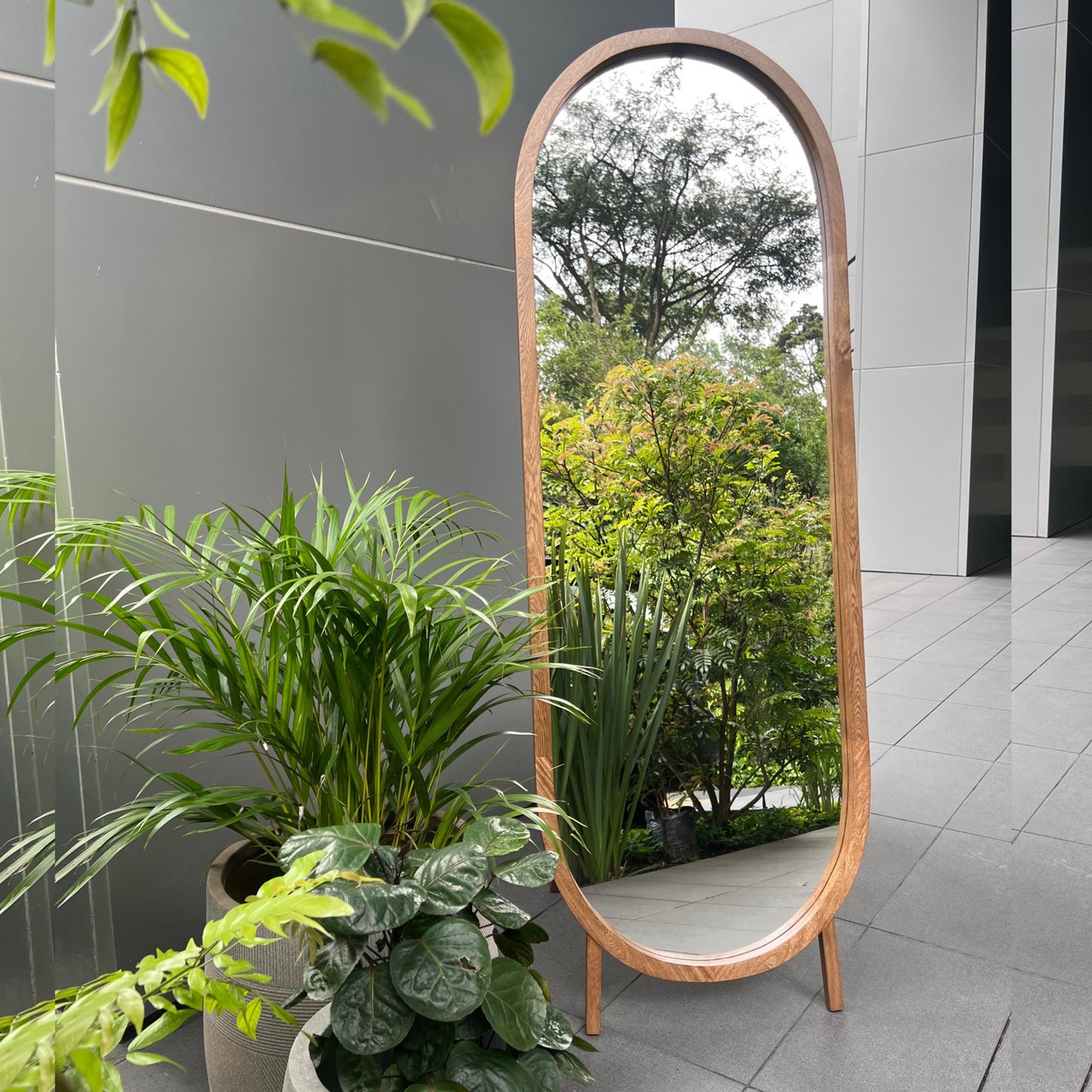 Espejo Agatha con marco en madera