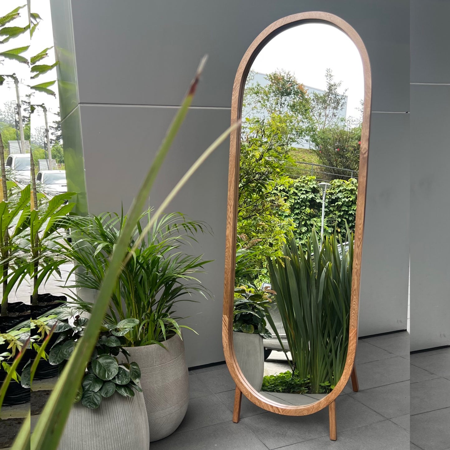 Espejo Agatha con marco en madera